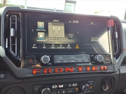 Nissan Frontier PRO-X Crew Cab 4x2 2026