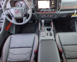 Nissan Frontier PRO-4X Crew Cab 4x4 2026