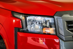 Nissan Frontier SV Crew Cab 4x4 2025