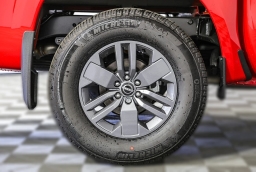 Nissan Frontier SV Crew Cab 4x4 2025