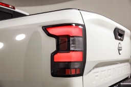 Nissan Frontier SV Crew Cab 4x4 2025