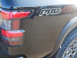 Nissan Frontier PRO-4X w/R Package Crew Cab 4x4 2026