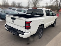 Nissan Frontier SV Crew Cab 4x4 2026