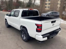 Nissan Frontier SV Crew Cab 4x4 2026