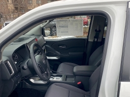 Nissan Frontier SV Crew Cab 4x4 2026