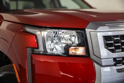 Nissan Frontier SV Crew Cab 4x4 2025