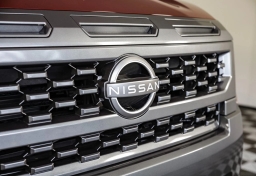 Nissan Frontier SV Crew Cab 4x4 2025