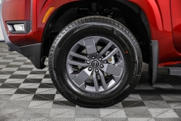 Nissan Frontier SV Crew Cab 4x4 2025