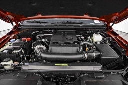 Nissan Frontier SV Crew Cab 4x4 2025