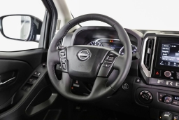 Nissan Frontier SV Crew Cab 4x4 2025