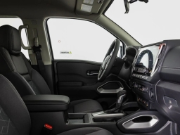 Nissan Frontier SV Crew Cab 4x4 2025