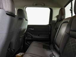 Nissan Frontier SV Crew Cab 4x4 2025