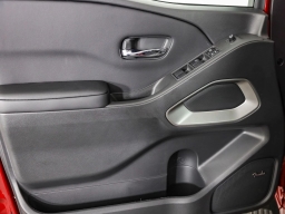 Nissan Frontier SV Crew Cab 4x4 2025