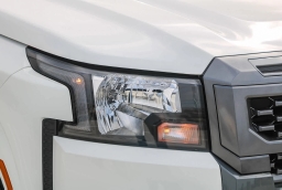 Nissan Frontier SV Crew Cab 4x4 2025