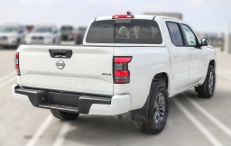 Nissan Frontier SV Crew Cab 4x4 2025