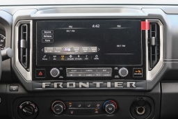 Nissan Frontier SV Crew Cab 4x4 2025