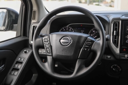 Nissan Frontier SV Crew Cab 4x4 2025