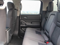 Nissan Frontier SV Crew Cab 4x4 2025