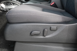 Nissan Frontier SV Crew Cab 4x4 2025