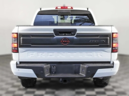 Nissan Frontier PRO-4X Crew Cab 4x4 2026