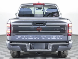 Nissan Frontier PRO-4X Crew Cab 4x4 2026