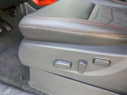 Nissan Frontier PRO-4X Crew Cab 4x4 2025