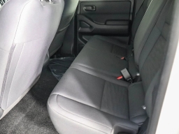 Nissan Frontier S Crew Cab 4x4 2025