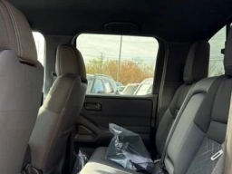 Nissan Frontier SV Crew Cab 4x4 2026