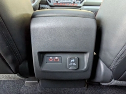 Nissan Frontier PRO-4X w/R Package Crew Cab 4x4 2026