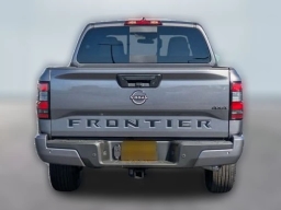 Nissan Frontier SV Crew Cab 4x4 2026