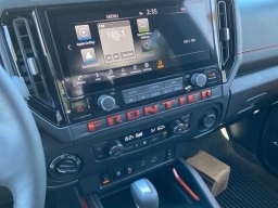 Nissan Frontier PRO-4X Crew Cab 4x4 Long Bed 2026