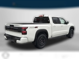 Nissan Frontier PRO-4X Crew Cab 4x4 Long Bed 2026