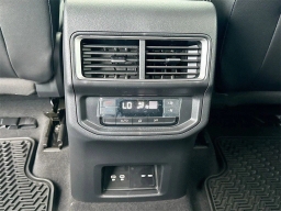 Volkswagen Atlas 2.0T SE w/Technology FWD 2025