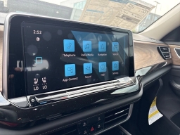 Volkswagen Atlas 2.0T SE w/Technology FWD 2025