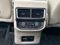 Volkswagen Atlas 2.0T SE w/Technology FWD 2025