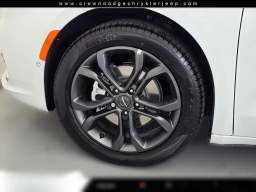 Chrysler Pacifica Select FWD 2026