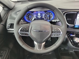 Chrysler Pacifica Select FWD 2026