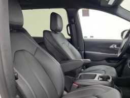 Chrysler Pacifica Select FWD 2025