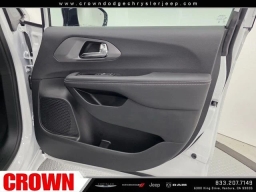 Chrysler Pacifica Select FWD 2025