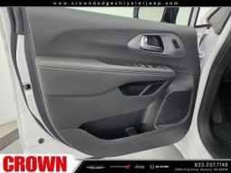 Chrysler Pacifica Select FWD 2025