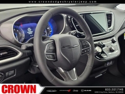 Chrysler Pacifica Select FWD 2025