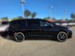 Chrysler Pacifica Select FWD 2026