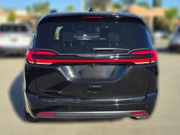 Chrysler Pacifica Select FWD 2026