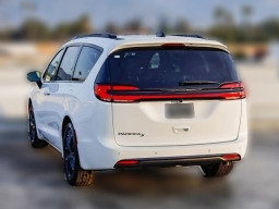 Chrysler Pacifica Select FWD 2026