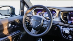 Chrysler Pacifica Select FWD 2026