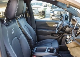 Chrysler Pacifica Select FWD 2026