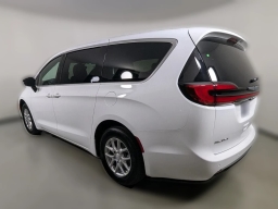 Chrysler Pacifica Select FWD 2026