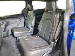 Chrysler Pacifica Select FWD 2026