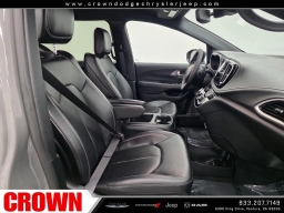 Chrysler Pacifica Select FWD 2025