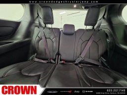 Chrysler Pacifica Select FWD 2025